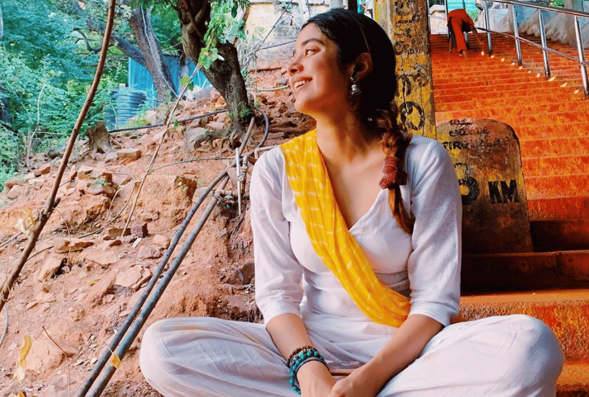 Janhvi Kapoor Will Take Her fan on Helicopter Ride For Sister Anshula Kapoor NGO Funds