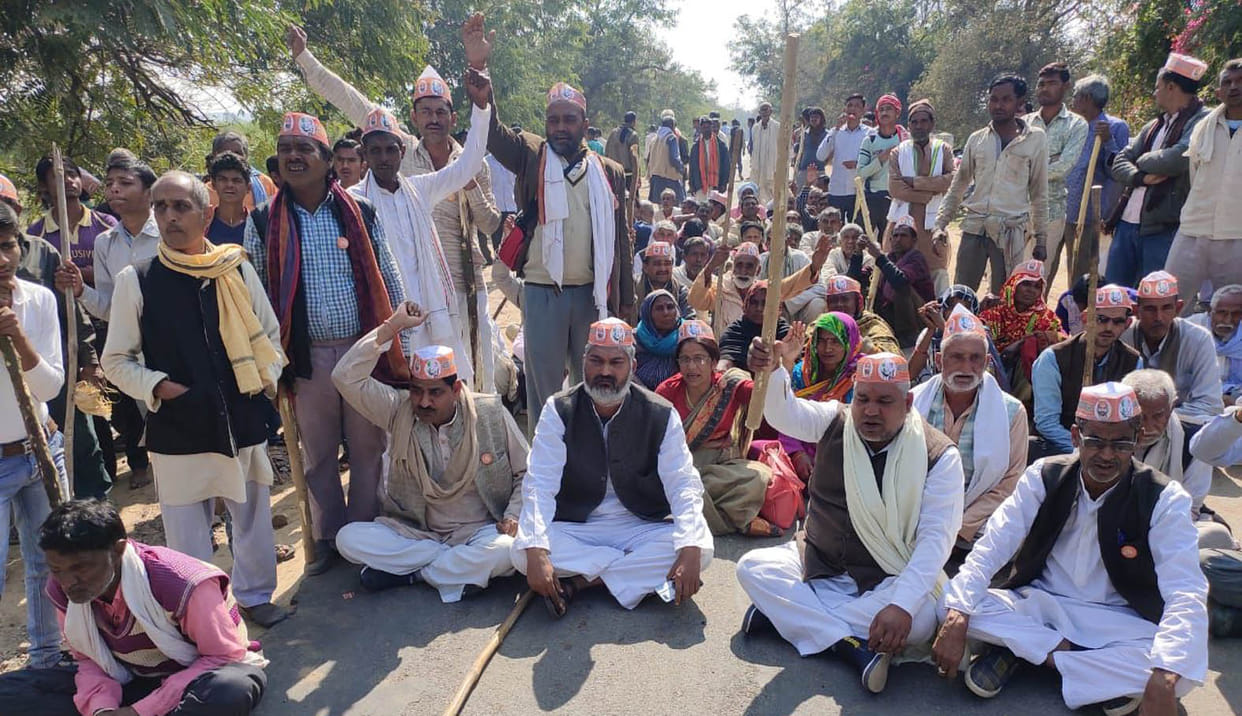 Farmers jammed the bandana-panna highway
