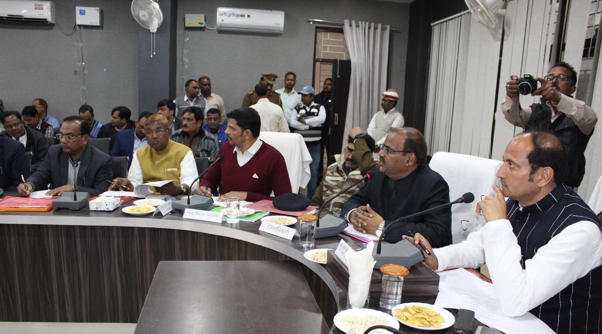 Akhilesh Yadav not related to development, attention to family politics