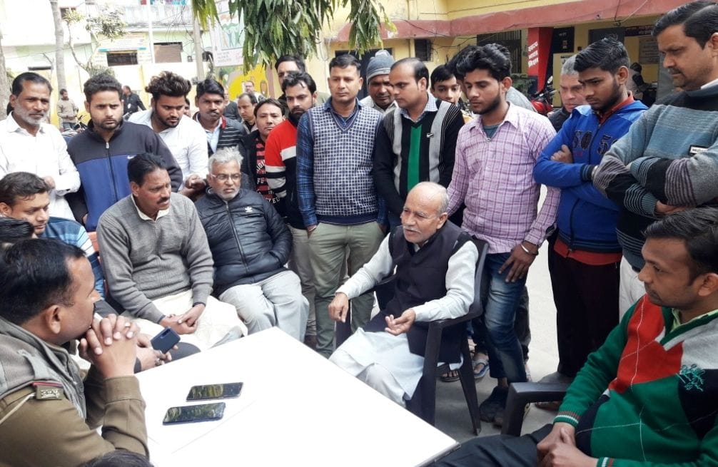 shoot shoapkeeper in main market, one accused crapped