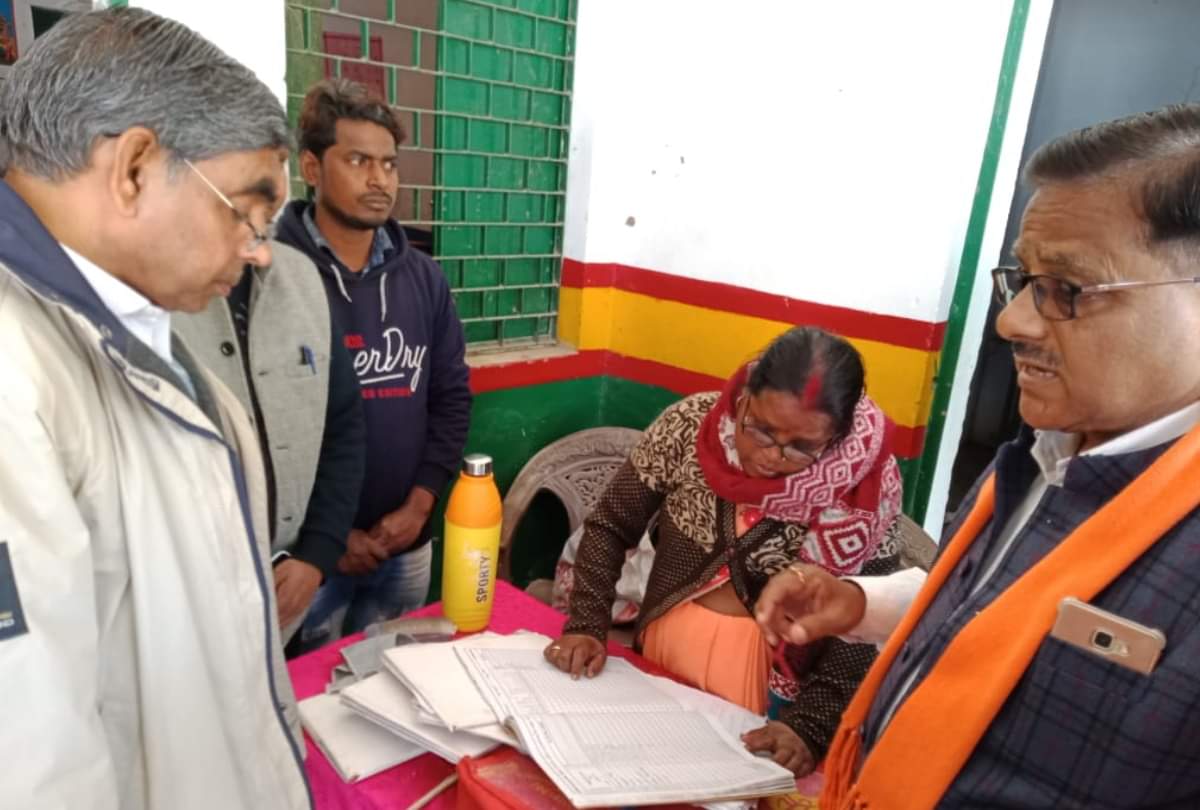 Govt Primary schools Class five students not written 127 or 49 in Gorakhpur