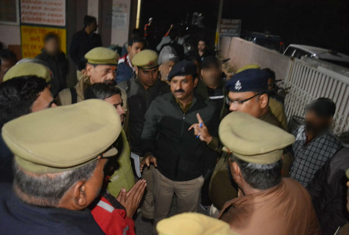 sexual harrasment victim's father shot dead in firozabad