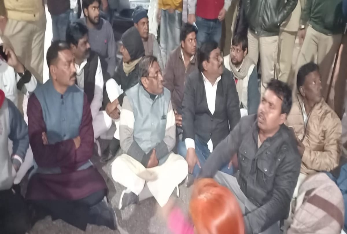 bjp mla seating the floor spport of school manager