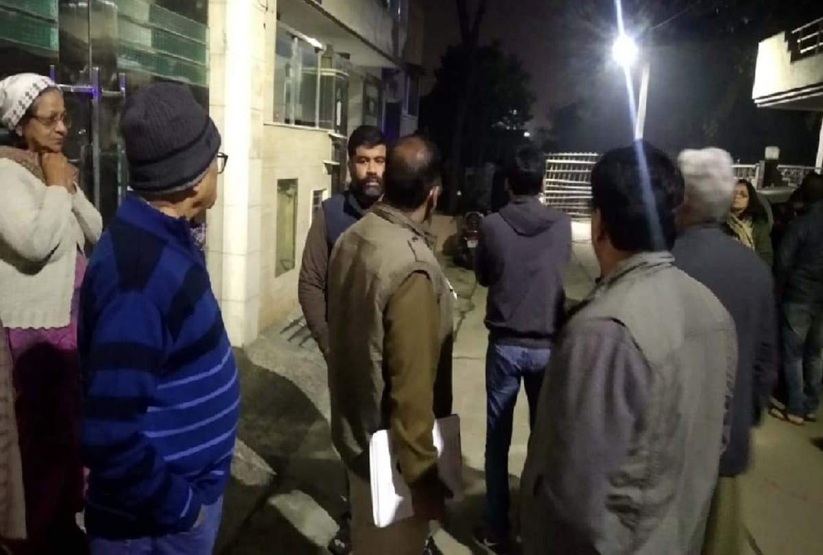 shalimar bagh suicide case family decided to donate eyes of father and children