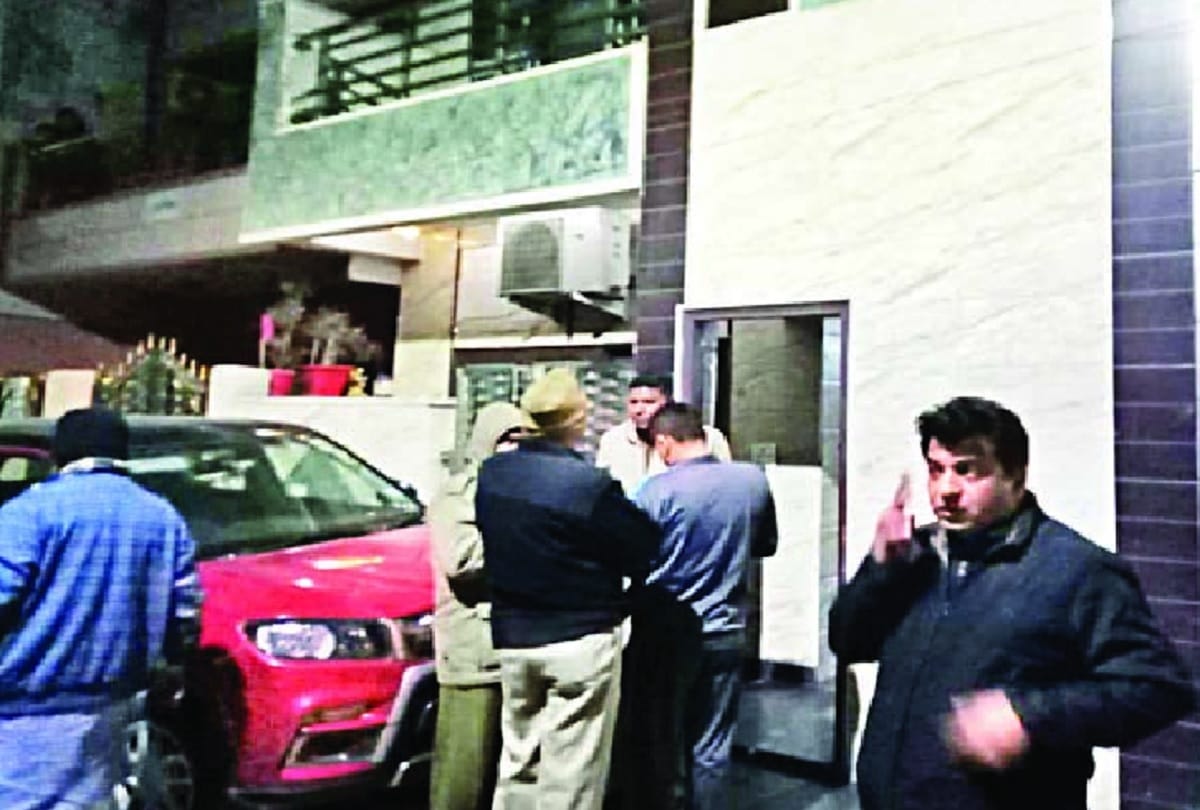 shalimar bagh suicide case family decided to donate eyes of father and children