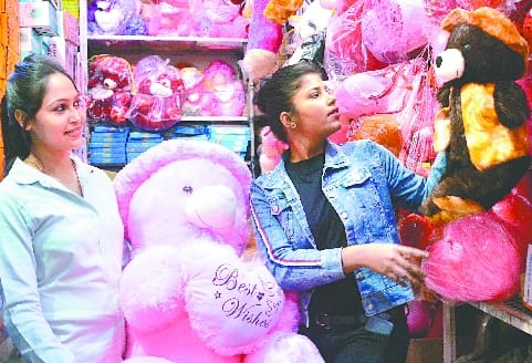 Valentine's Week: Parents buy teddy more than youth