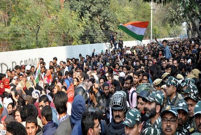 out siders nuisance in Jamia students march police lathi charge