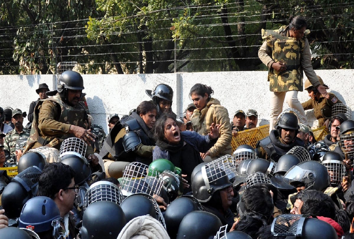 SIT questioned five students for two hours in Jamia violence case