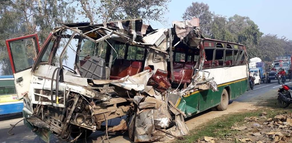 3 death in road accident in chandausi sambhal