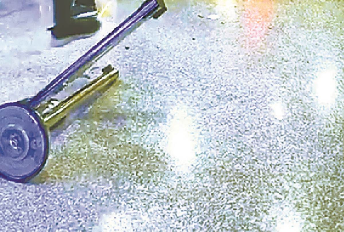 employees and bouncers beaten a man with steel pipe in lucknow