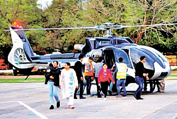 This time, three helicopters will run in Rose Festival