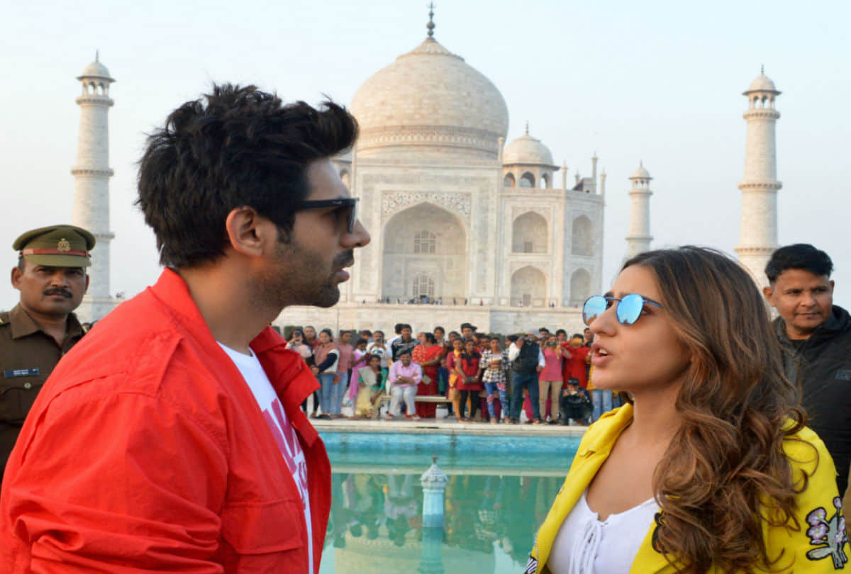 SC Verdict On Rhea Chakraborty Plea and Mahesh Bhatt Appears Before NCW entertainment news