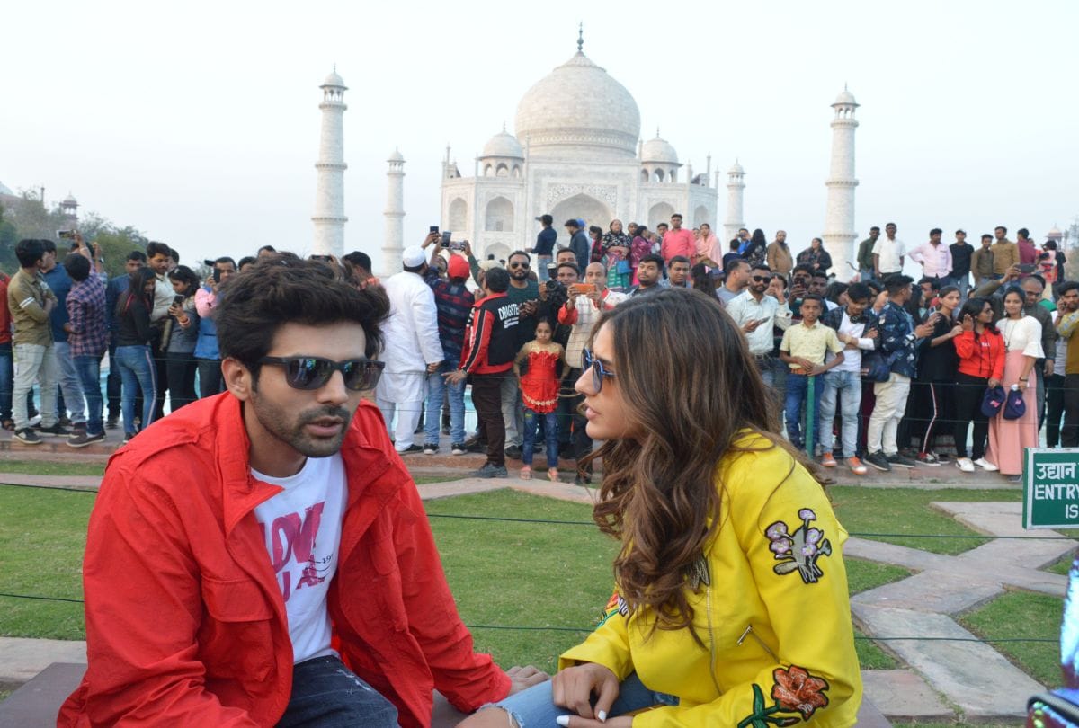 Akshay Kumar And Sara Ali Khan Will Be Shooting Film Atrangi Ray In Taj Mahal Today