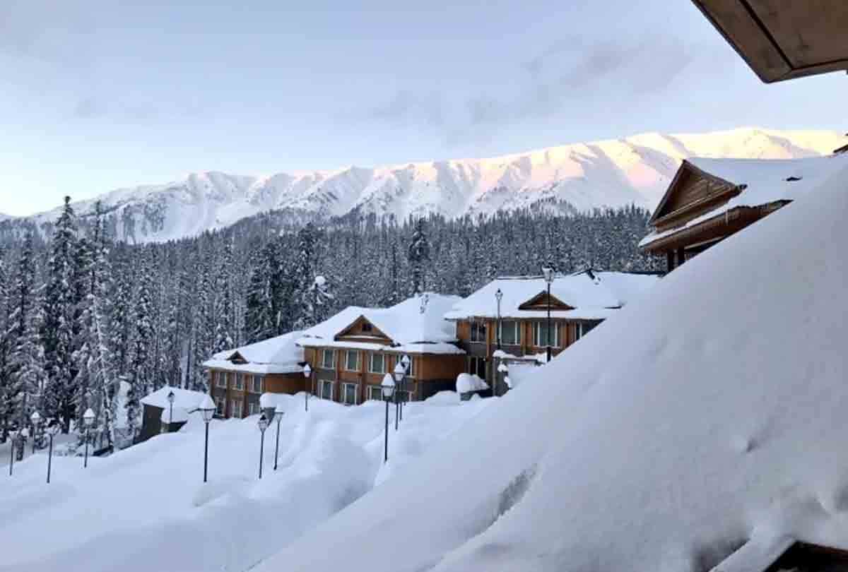 Severe cold in Kargil Leh and Gulmarg, jammu kashmir latest news