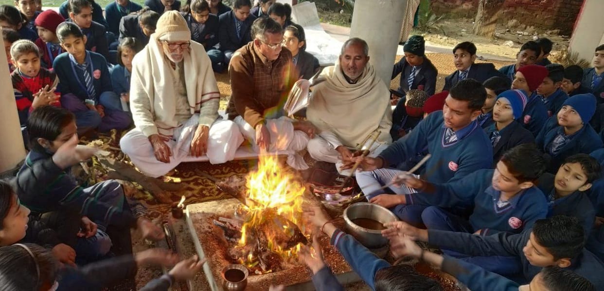 Resolved to follow the thoughts of Maharishi Dayanand