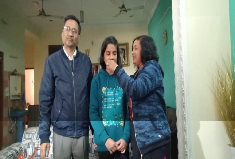 Delhi Election Results 2020: AAP Arvind Kejriwal Sister celebrating Brother Winning Photos