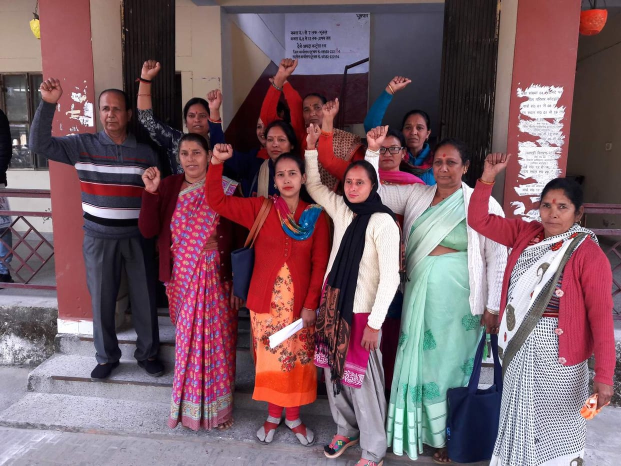 People of Lachhampur protest in Tehsil