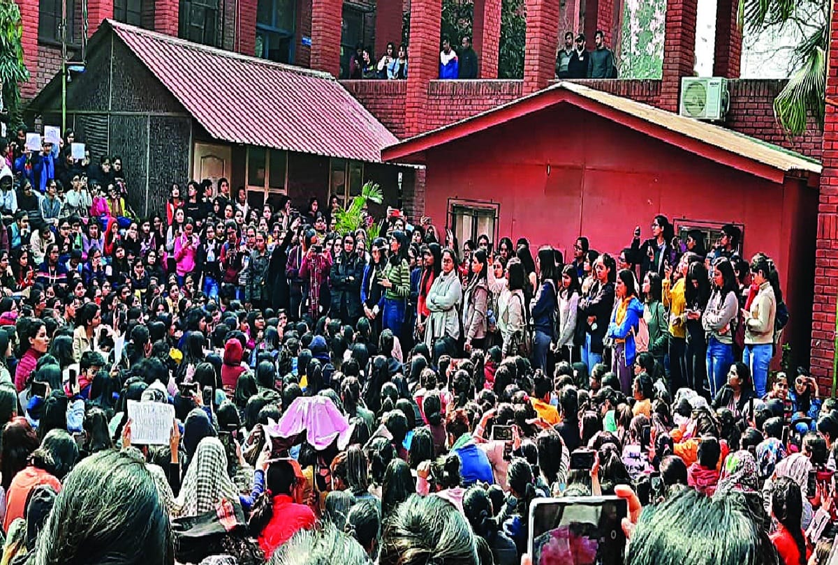 Two more arrested in Gargi College molestation case