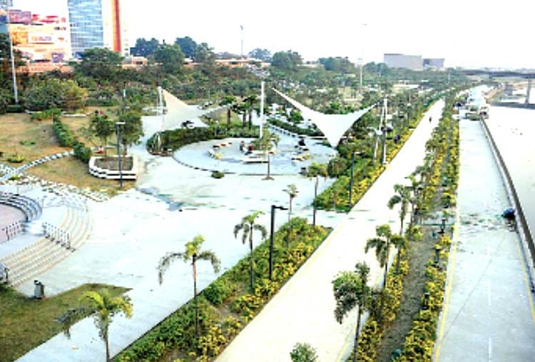 vacant land of gomti river bank will be developed as a tourist spot in lucknow