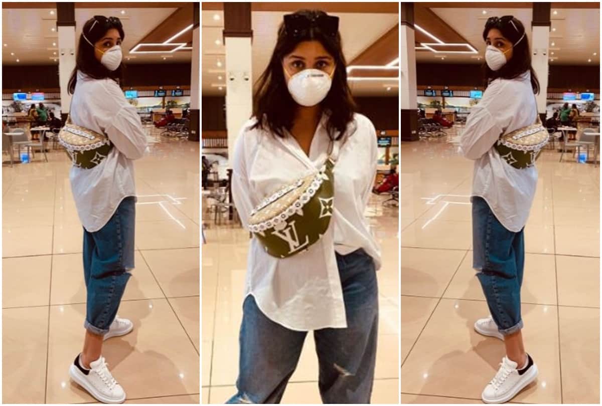 Parineeti Chopra Got Trolled For Mask Photoshoot on Airport Against Corona Virus