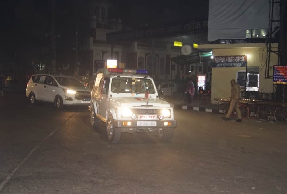 UP DGP and Police commissioner visit to watch alertness of policemen in Lucknow.