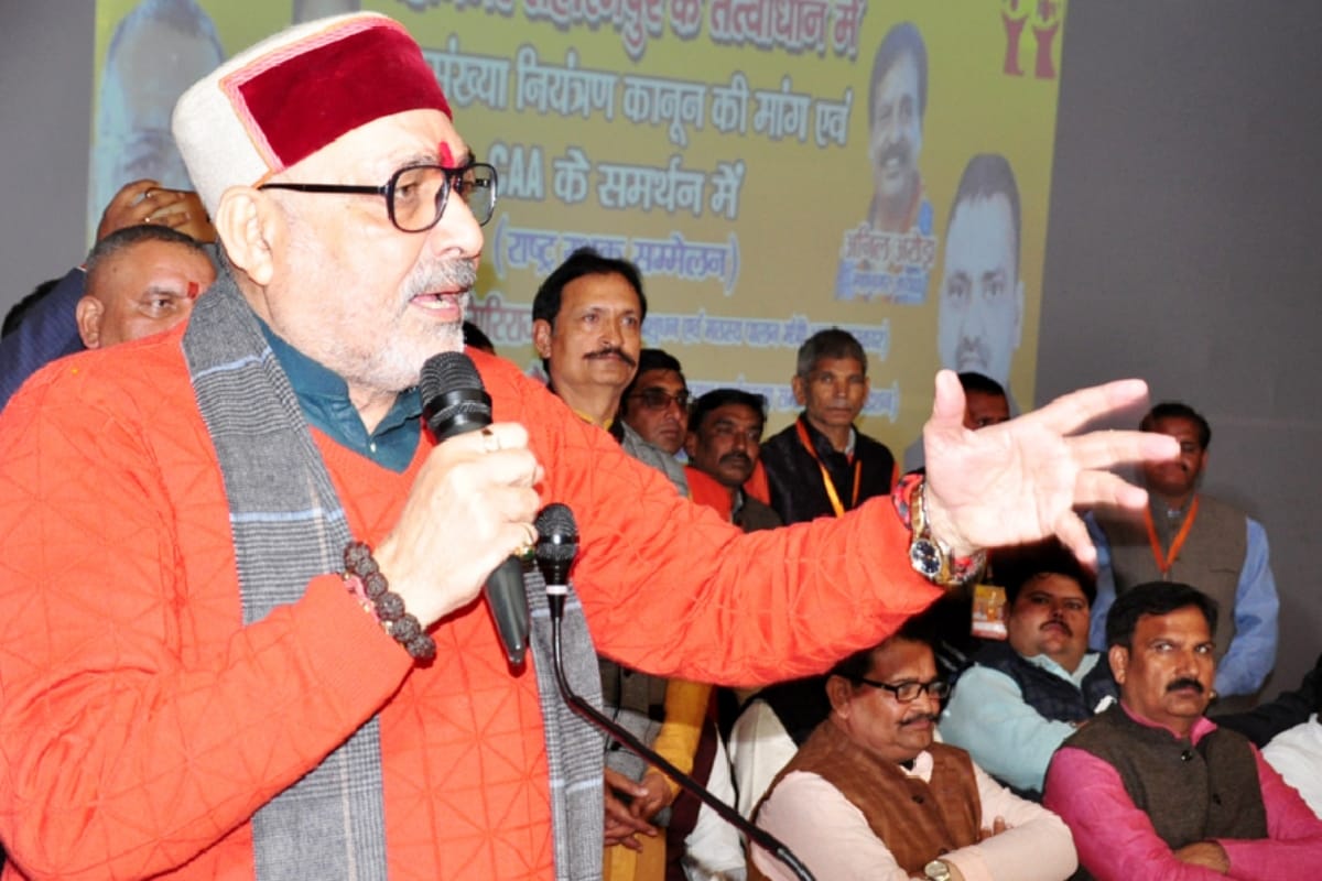 SP MLA Sanjay Garg said that Minister Giriraj Singh is not aware of history of freedom movement