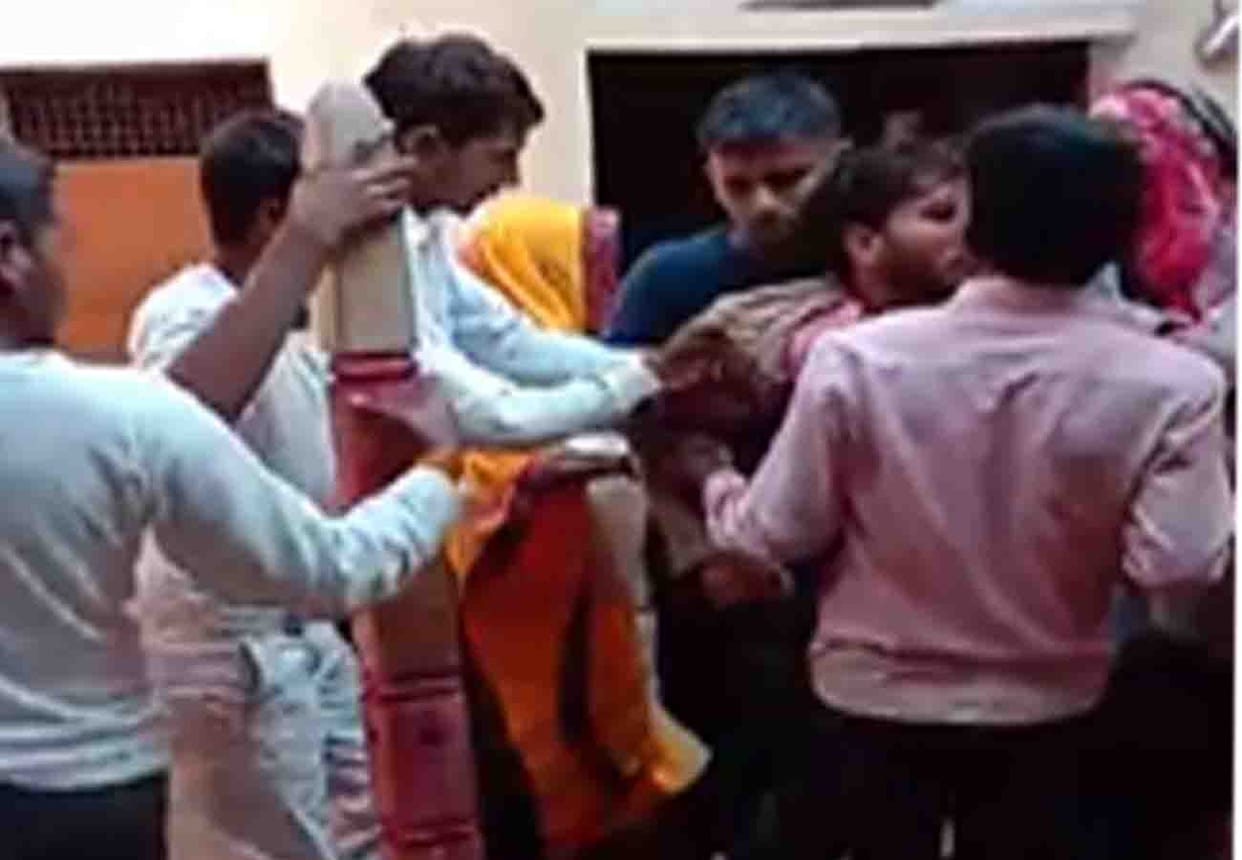 Girl's family made lover hostage in jalaun