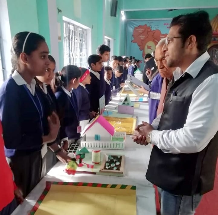 Little scientists made brilliant models in science exhibition