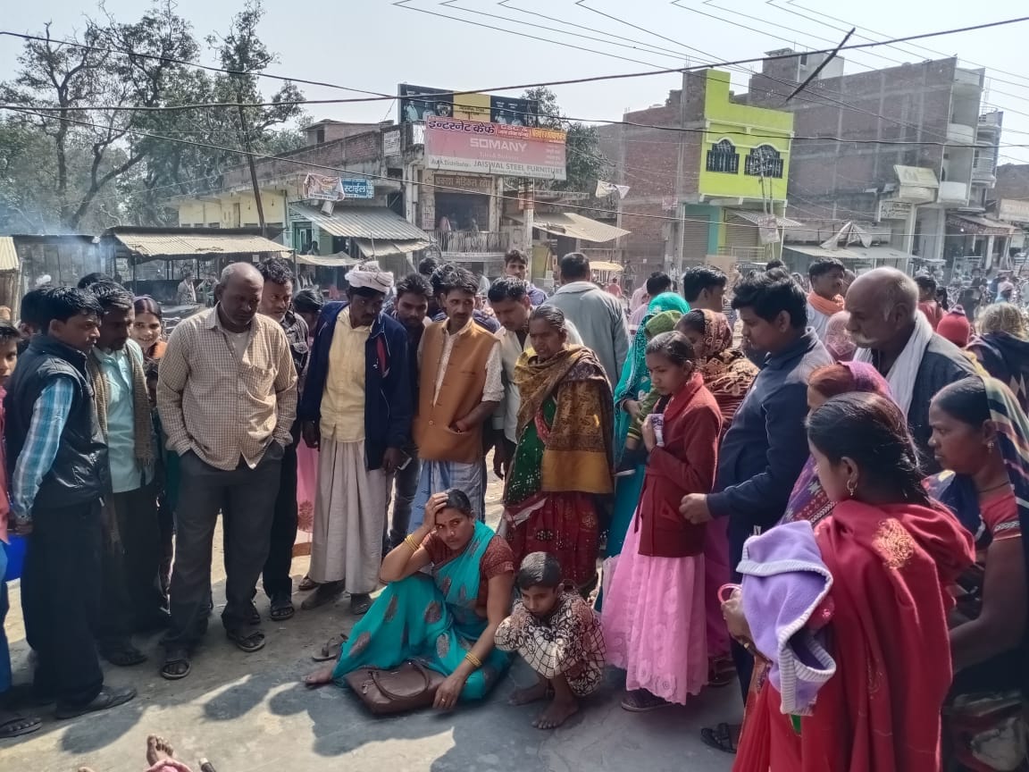 road accident in ghazipur youth die