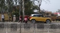 If the car did not start, the teachers pushed the girl students