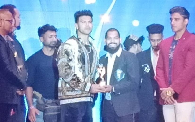 Tejaswi got the title of Mr. Popular