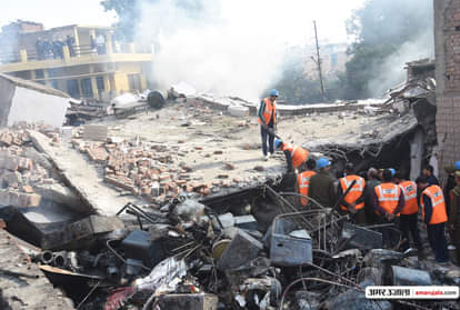 Building Collapsed After A Fire Broke Out In talab tillo Jammu City, three firefighters dead