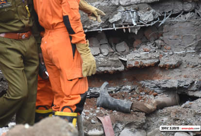 Building Collapsed After A Fire Broke Out In talab tillo Jammu City, three firefighters dead