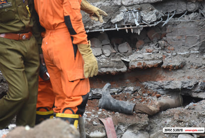 Building Collapsed After A Fire Broke Out In talab tillo Jammu City, three firefighters dead