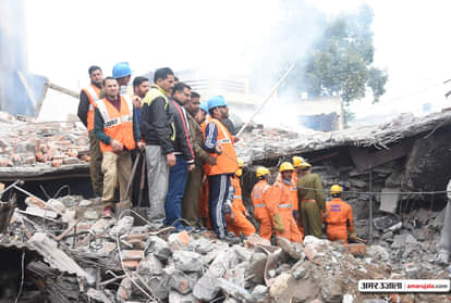 Building Collapsed After A Fire Broke Out In talab tillo Jammu City, three firefighters dead