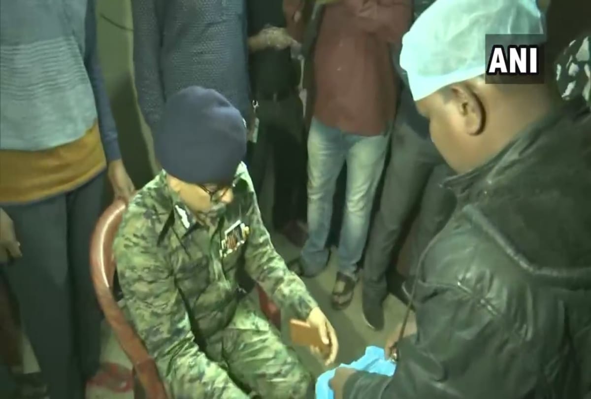 Chhattisgarh, DG of CRPF arrives at the hospital to inquire about the injured soldiers in Bijapur