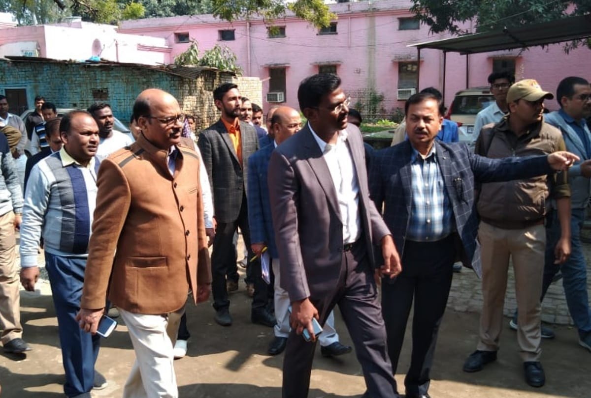 DM inspected district hospital and order issued to remove illegal houses