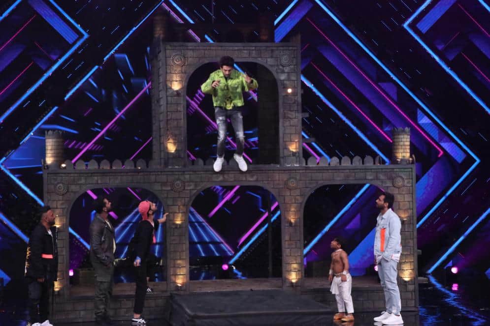 Exclusive pictures of Kartik Aryan stunt on dance plus five which got him injured