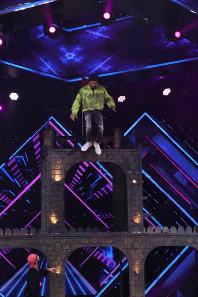 Exclusive pictures of Kartik Aryan stunt on dance plus five which got him injured