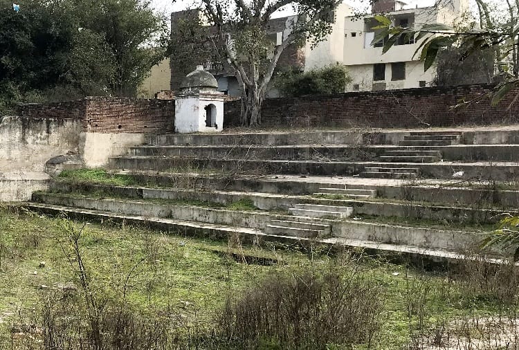 Kushan kali Stairs Found in Sitasar Sarovar at Sunam Udham Singh Wala, Sangrur