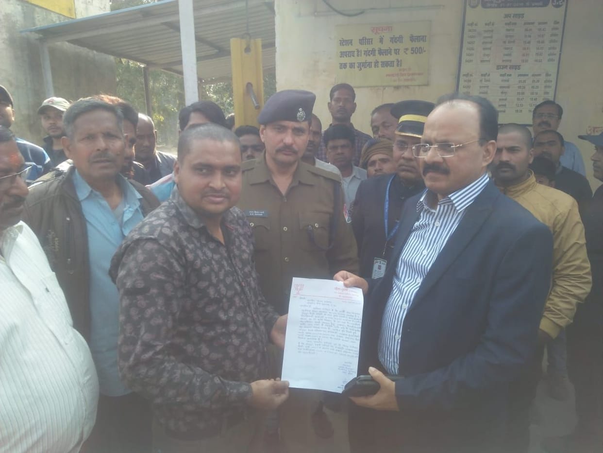 DRM furious after seeing dirt and chaos in railway hospital