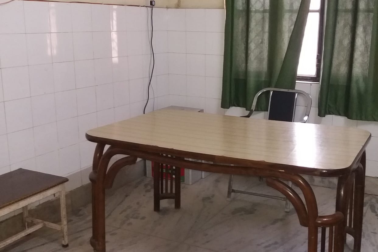 Hathras: patients wandering in women's hospital, doctors did not sit