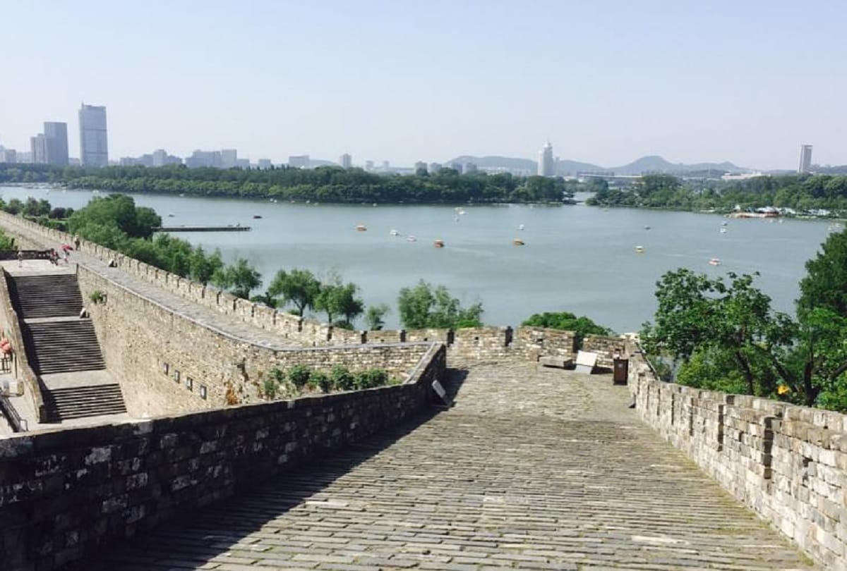 Strange story of 600 years old nanjing wall of China