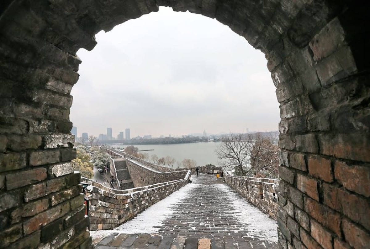 Strange story of 600 years old nanjing wall of China
