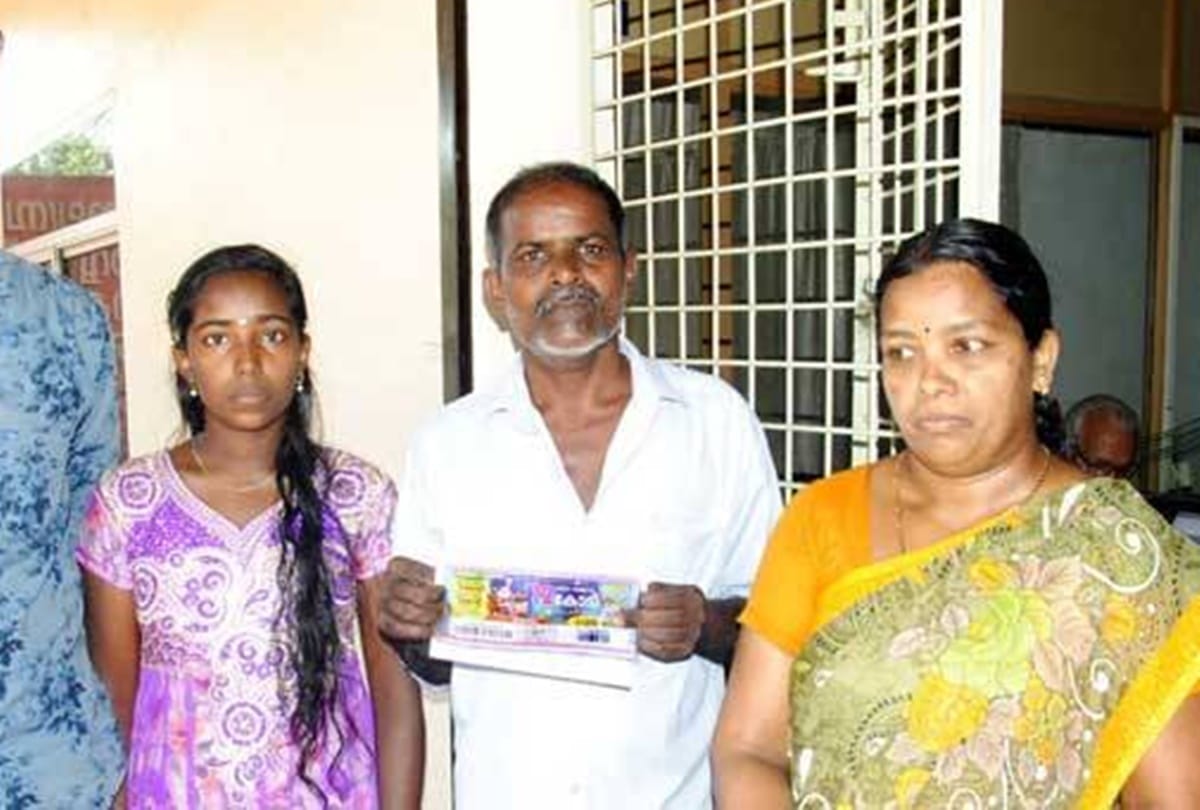 Kerala Kannur labourer Porunnan Rajan wins Rs 12 crorelottery