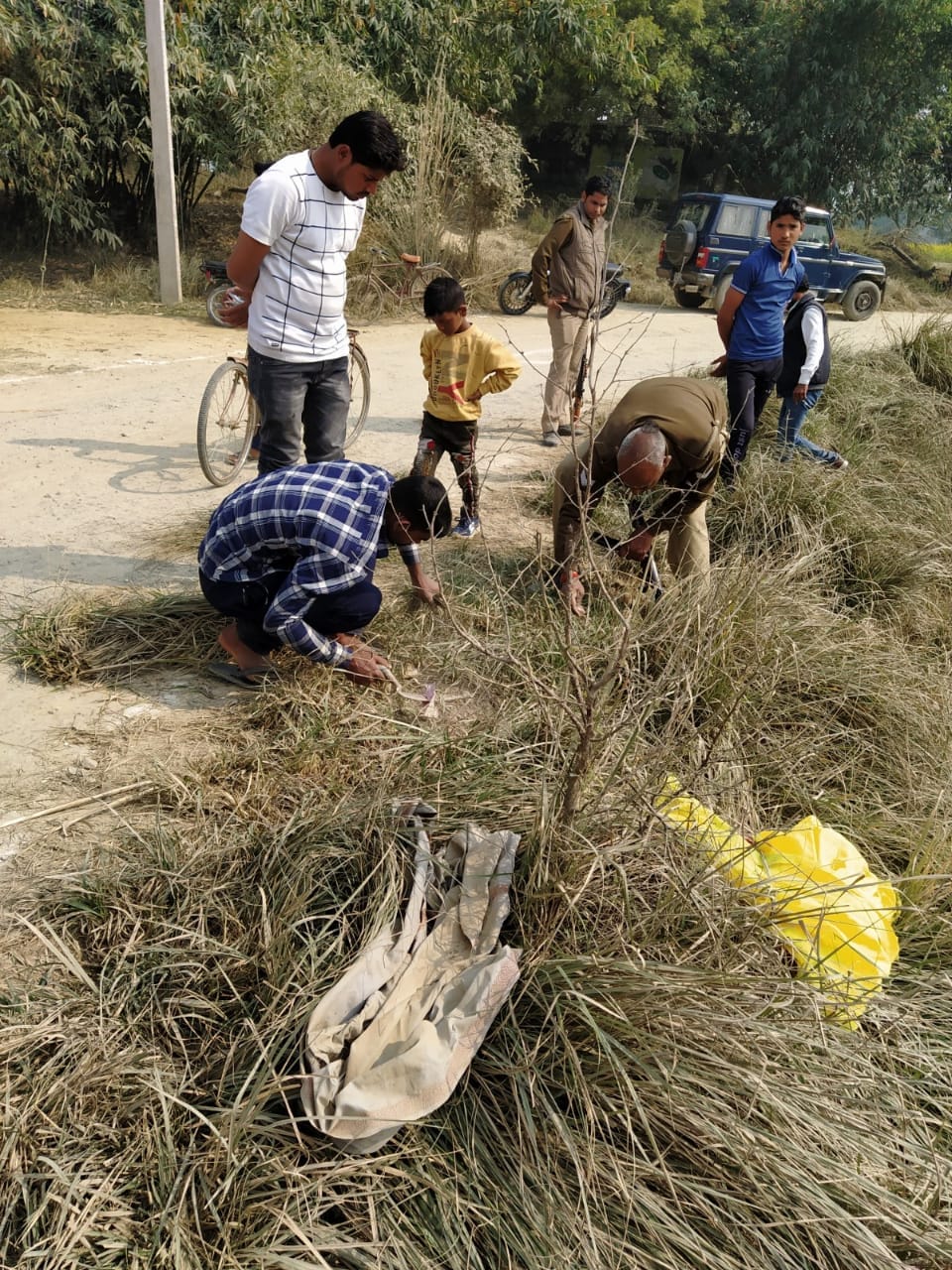 Minister kept inspecting and soldiers searching cartridges in varanasi