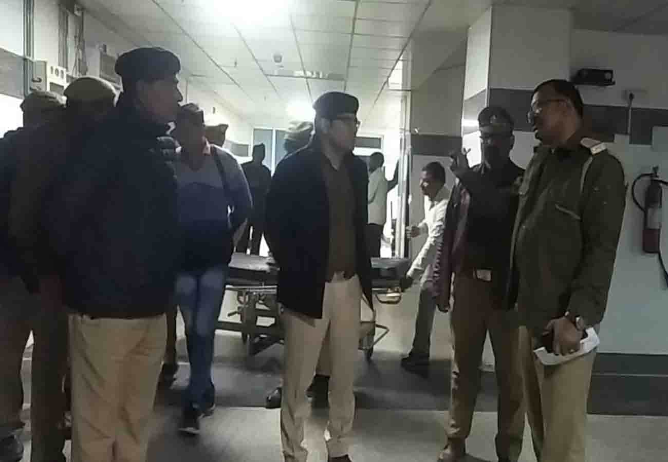 bus accident on agra lucknow expressway, UPEIDA employees save many life