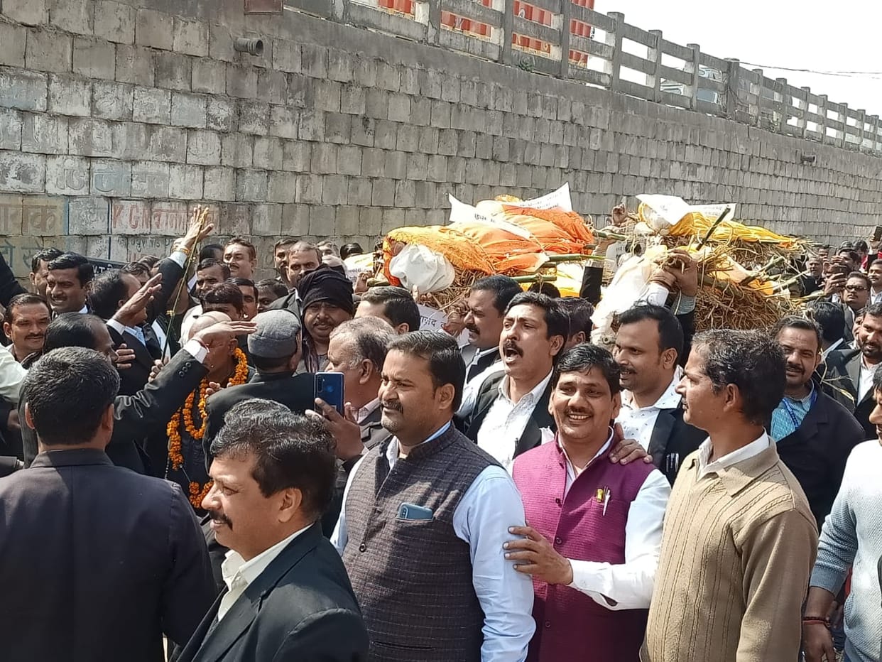 Advocates carry out symbolic funeral procession of MPs, MLAs and public representatives