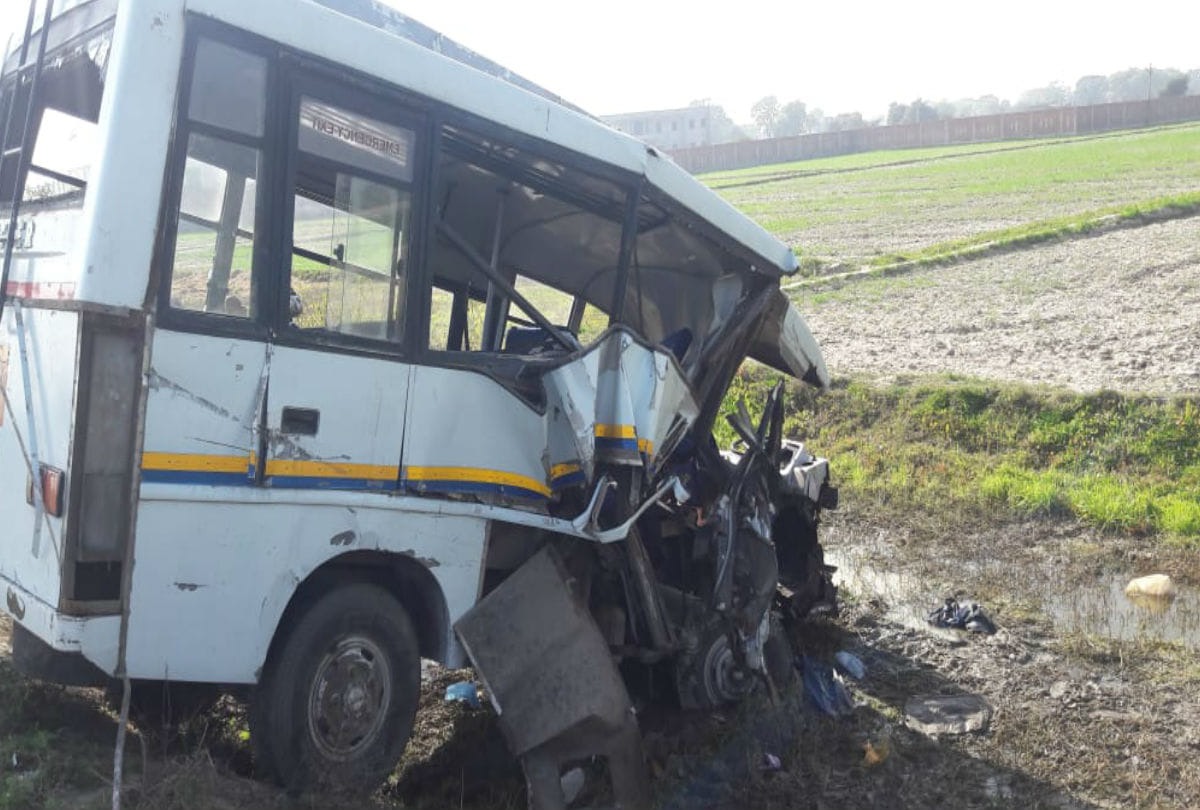 Accident With Mini Bus Two Died Goes To Tilak Ceremony