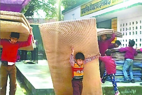 Teachers were busy on mobile ... Children were picked up mattresses